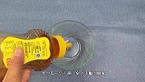 抓紧把蜂蜜涂在香烟上，真是厉害了，一般的人都不懂，立马看看