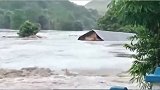 印尼洪灾死亡人数达84人 路面一片汪洋,房屋整栋被冲走