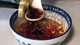 土豆片好吃有诀窍，酸辣爽脆味道鲜香，我家土豆又不够吃了