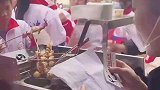 这家小店老板太有爱了！学生拿成绩可以免费换烤串