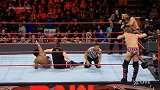 WWE-16年-RAW第1229期：双打冠军三重威胁赛新希望VS伦斯&罗林斯VS欧文斯&杰里柯-全场