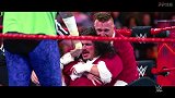 WWE-17年-慢镜头看比赛：众星奇装异服演绎万圣节大乱斗-专题