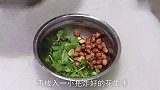 大厨教你做一道开胃“酸辣粉丝汤”，酸辣过瘾，让你一看就会做！