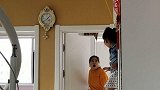 这爷俩太会玩了，吓我一跳,