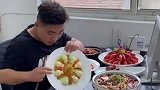说好叫我来吃饭，结果来兄弟家一看，这次真的是整了硬菜
