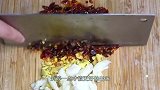 农家小炒肉到底先炒辣椒还是先炒肉？大厨教你好吃做法，香辣下饭