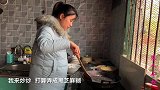 婷婷在家做黑芝麻糊，绞肉机能把芝麻打碎吗？老公：芝麻毫发无伤