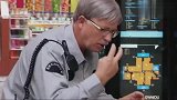 国外恶搞，商场内抓小偷，小偷却瞬间变成了假人