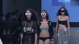 健盛杯内衣设计大赛牛仔宽松裤子，配上紧身内衣，大胆有勇气