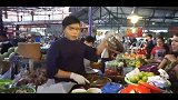 泰国曼谷, 空叻玛荣水上市场, 看人妖做青木瓜沙拉