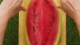 西瓜的正确吃法来了，看完视频的你学会了吗？快去试试吧
