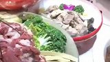 羊肉铜火锅，配上几个家常菜，吃着暖暖的，热乎乎的