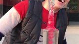 快乐是孩子的天性，虽然双腿残疾，但是大哥初心不改！