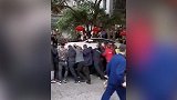 重庆加州花园火灾系吸烟引起：弹烟灰点燃棉被后放于阳台引大火