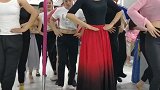 乱乱的学习维吾尔族舞蹈现场，超欢乐