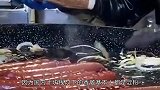 国外的香肠为啥比肉还贵，看完整个制作过程，看出来贵在哪了吗？