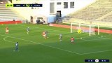 第86分钟尼姆球员阿里比射门 - 打偏