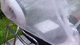 防雨防污防灰尘的车罩来了，适合于任何电一动车机型，以后安心工作不用担心下雨电车会被淋湿了。电动车罩