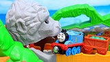 托马斯小火车轨道玩具：托马斯在大骷髅轨道运输绿松石