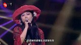 她是歌坛公认的天后，两段感情令她精神失常，如今落魄街头无人识