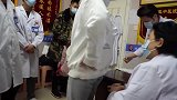 女孩来找罗老师正骨,的个头让罗老师感叹,这大个多好阿