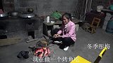 自产的捻子酒配烤鱼，三位美女喝得好尽兴，有要一起的吗