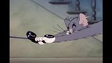 猫和老鼠：一个吸尘器就把汤姆猫吓成这样