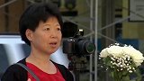 神父出现向路人宣布，原来一切都是为了恶搞，简直太逗了！