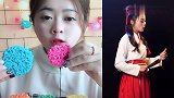 美女直播吃彩色方便面巧克力，各种口味任意选，真是我向往的生活