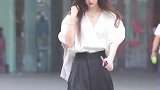 小姐姐这身材简直太完美了，下一秒的动作是认真的吗