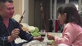 一个品的是生活的苦，一个喝的是生活的甜，这就是人生