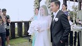 机场偶遇杨幂脚上的鞋子抢镜了网友：这双国产鞋要涨价了！