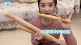 宅家也要瘦！袁姗姗抱着狗狗做箭步蹲，还用妈妈的擀面杖放松肌肉