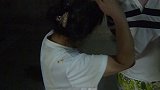 缺德！山西一居民高空抛粪砸中路过大妈 头上背上全都是大妈气哭