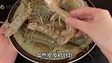 皮皮虾剥皮有诀窍，自带“拉链”，剥皮简单快速