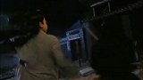 美女被人袭击，多亏小伙出手制服他们