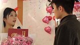 95后女孩带着房本和车钥匙向男友求婚并称：未来我养你呀