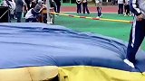 运动会，女子还没起跳就结束了