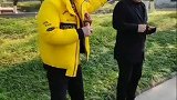 兄弟你咬鸭腿也太准了，这可是我的鸭腿，还给我