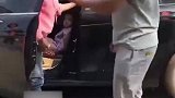 变心的男人出手都重了