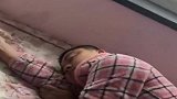 让爸爸带一天娃，回家后却看到这一幕，妈妈表示想打人！