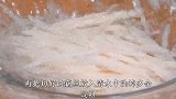 莲藕买回来您就像我这样炒一盘，脆嫩爽口，真的是好吃