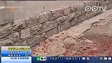 男子殴打踩脚者被对方刺100多刀