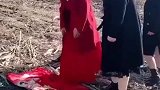 这是哪的风俗刚结婚就带苞米地来，新娘心里会怎么想