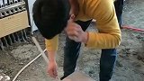 小伙子干了这么多年的装修工，终于找到窍门了