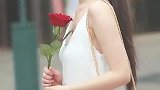 小姐姐你这花是要送给谁啊