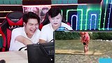 憋笑大挑战：贪玩的小狗直接钻进主人嘴里！