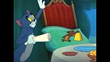 猫和老鼠：汤姆自信的走到杰瑞的面前，一棒子打在杰瑞的头上！