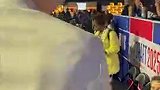 选秀大会现场中国球迷大喊：杨瀚森nb！