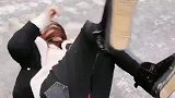爆笑：不好意思上错车了